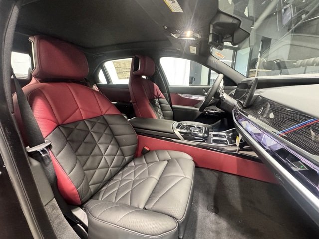 Used 2026 Black Sapphire Metallic BMW 740i xDrive image 23