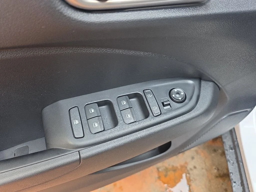 Used 2026 Lunar White Hyundai SEL image 23