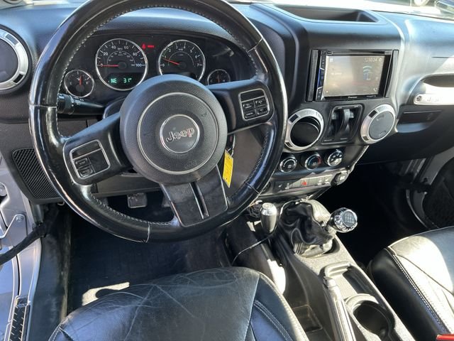 Used 2014 Gray Jeep Sahara image 13