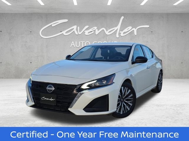 Certified Used 2024 White Nissan 2.5 SV image 1