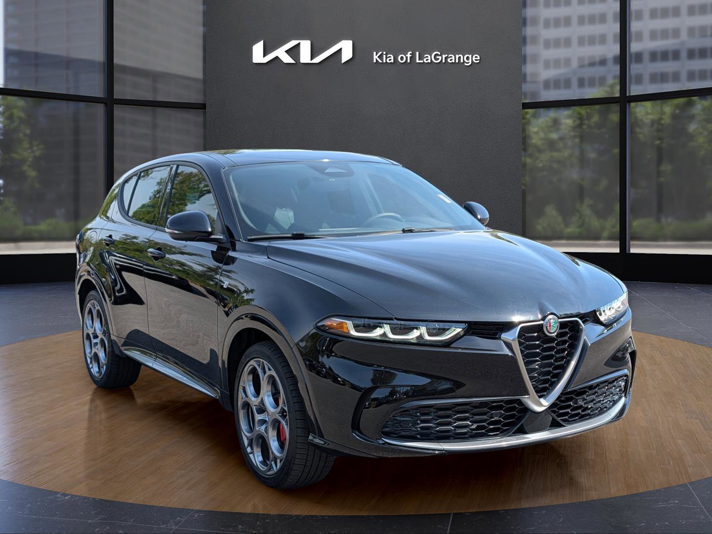 Used 2024 Alfa Black Alfa Romeo Ti image 3