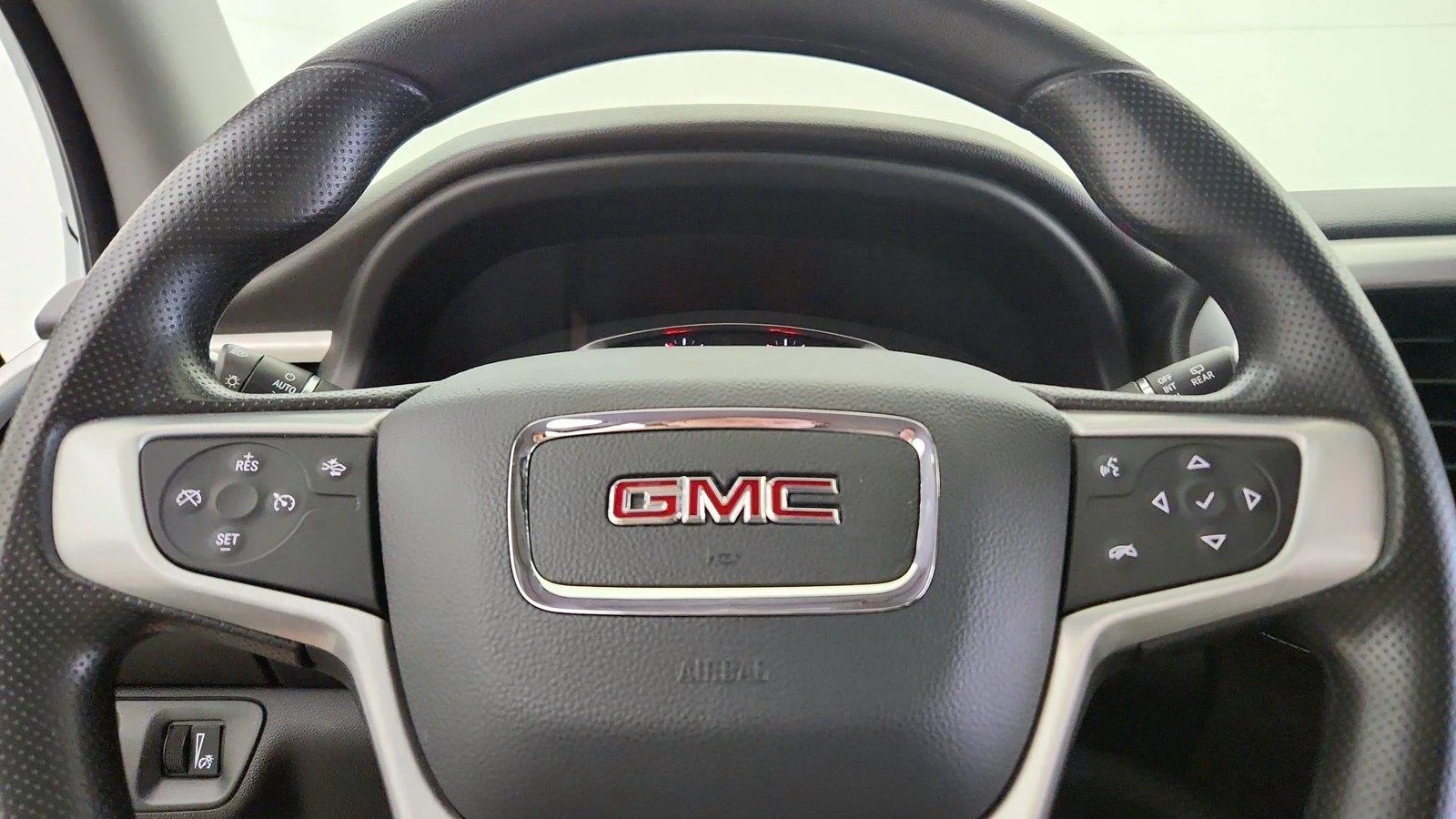 Used 2022 Summit White GMC SLE image 18