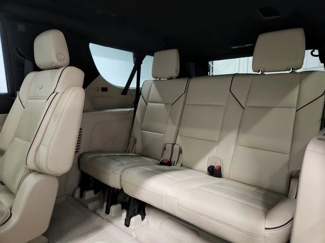 Used 2023 Silver Cadillac Premium image 34