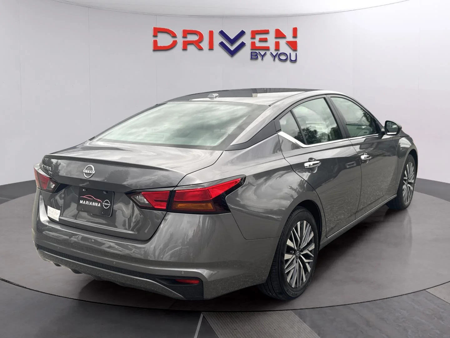 Used 2025 Gun Metallic Nissan SV image 5