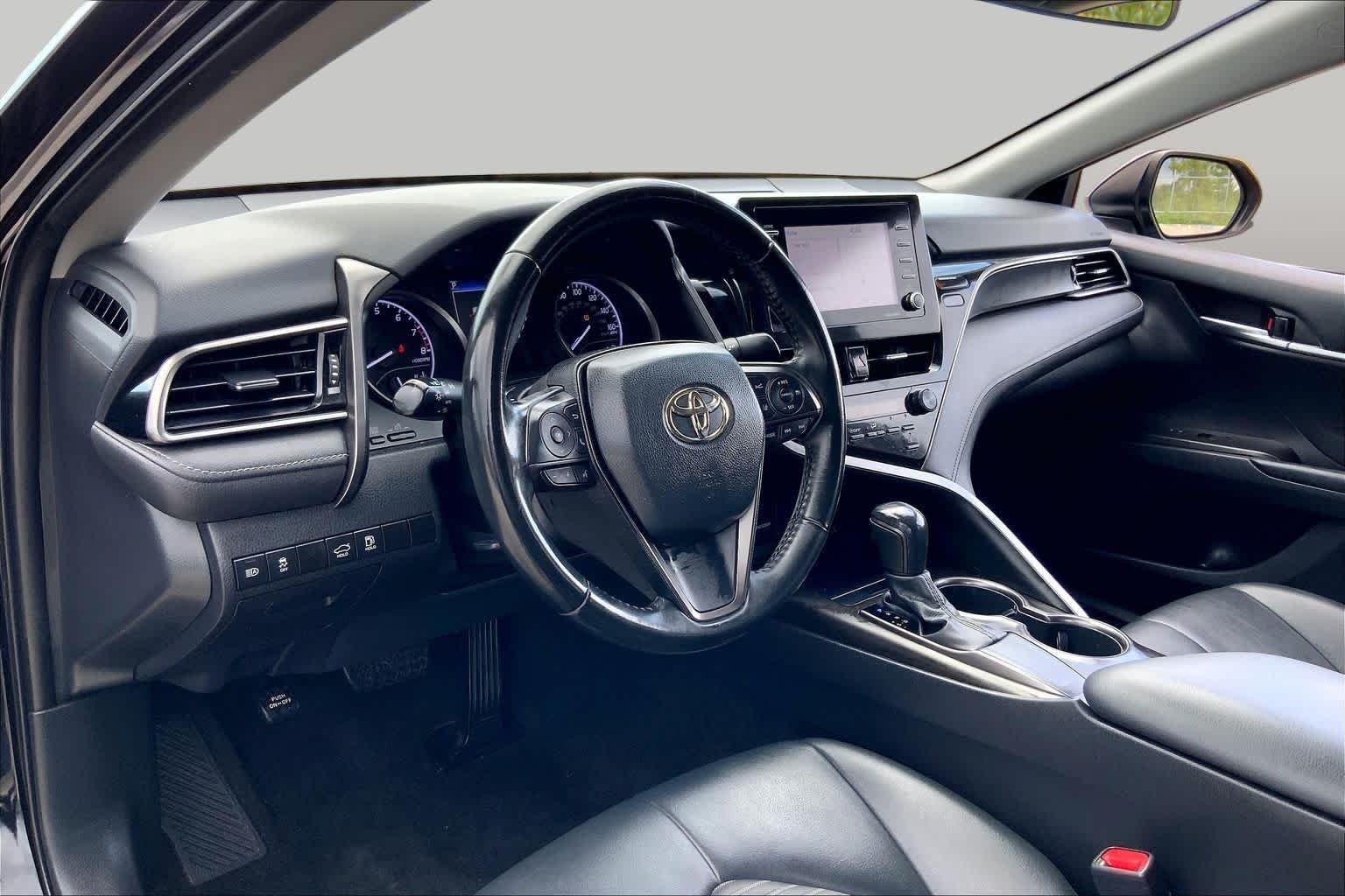 Used 2021 Midnight Black Metallic Toyota SE image 17