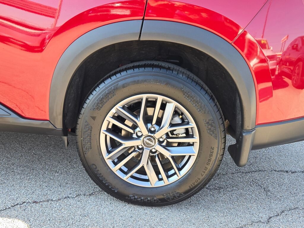 2025 Nissan Rogue S - Photo 15