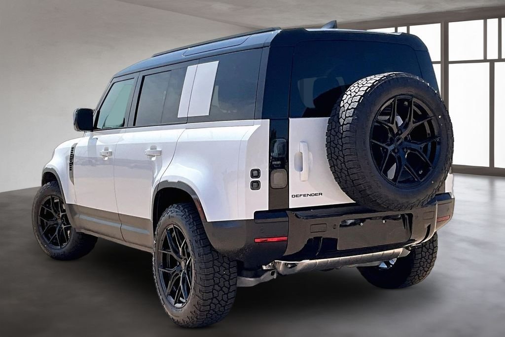 New 2026 Fuji White LAND ROVER S image 3