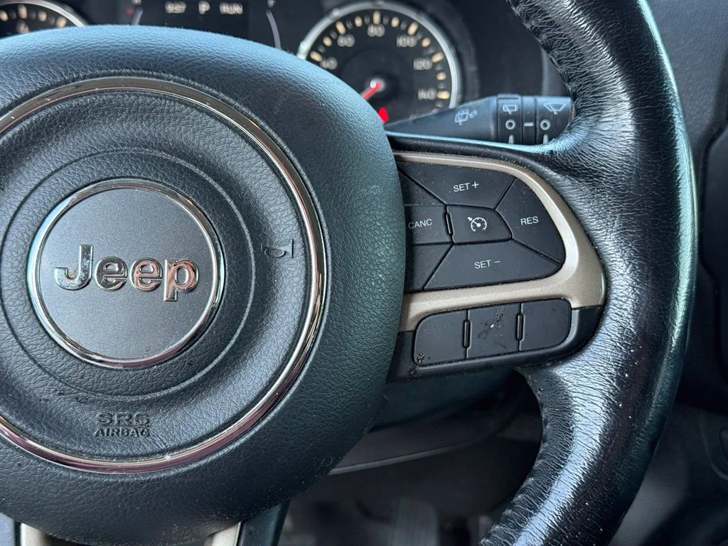 Used 2017 Black Jeep Latitude image 16