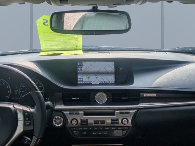 Used 2014  Lexus 350 image 17