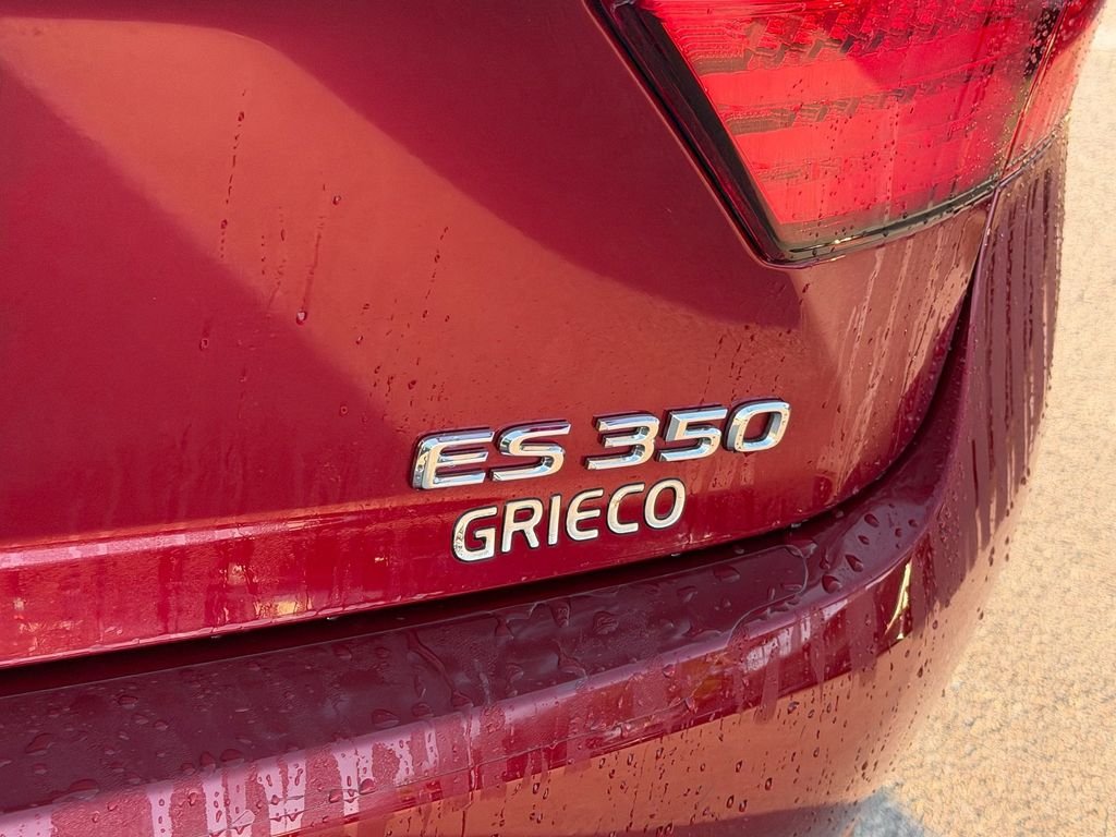 Used 2014 Red Lexus 350 image 15
