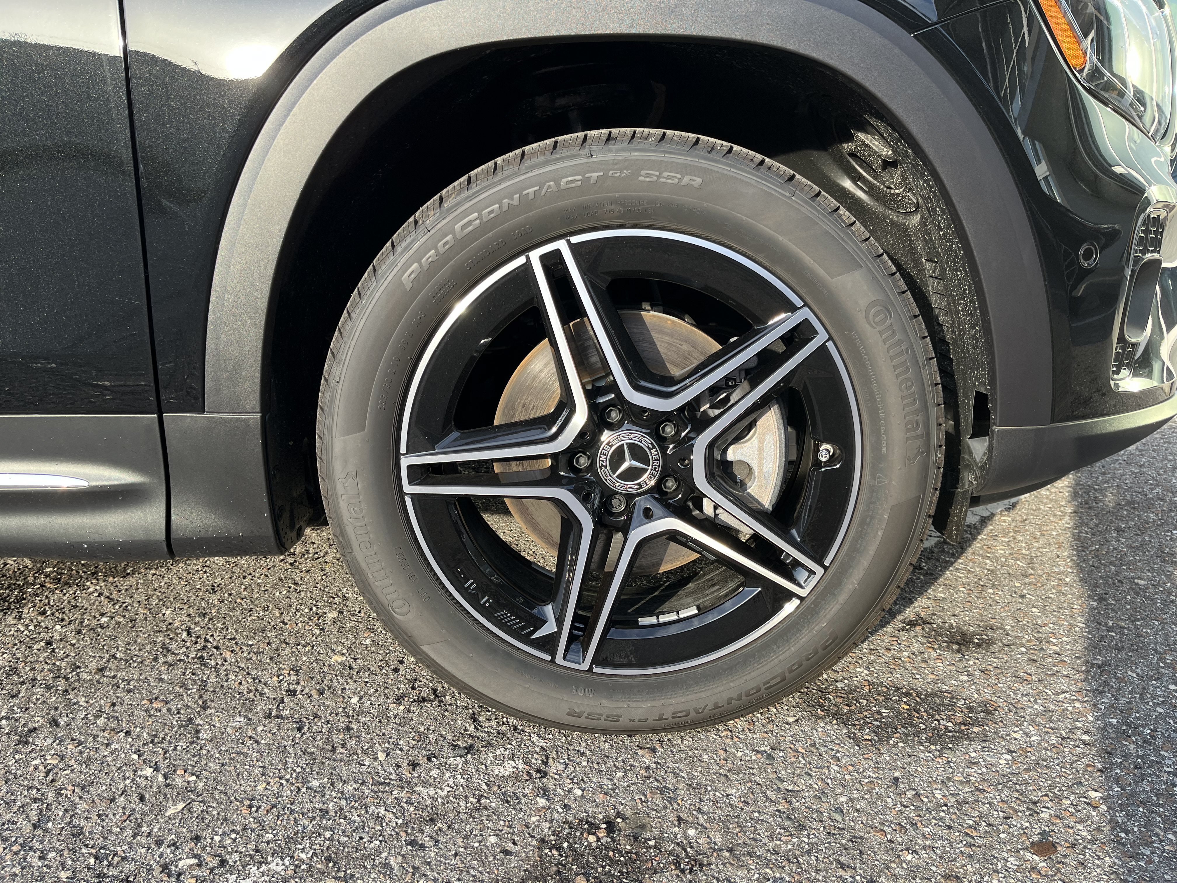 New 2026 Cosmos Black Metallic Mercedes-Benz GLB 250 image 9