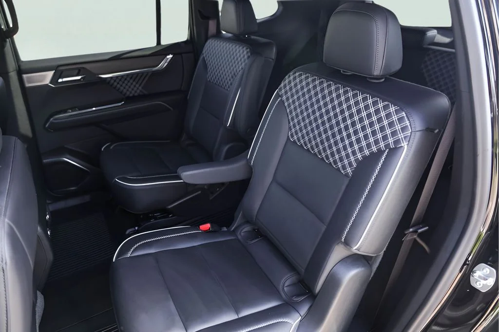 Used 2024 Black GMC Denali image 28