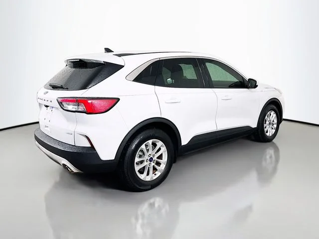 Used 2020 Oxford White Ford SE image 9