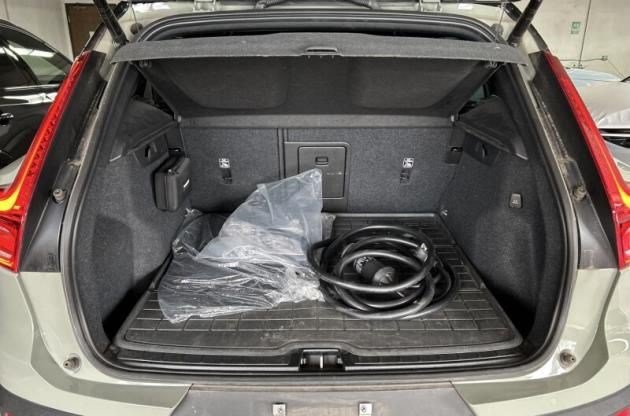 Certified Used 2023 Sage Green Metallic Volvo Plus image 7
