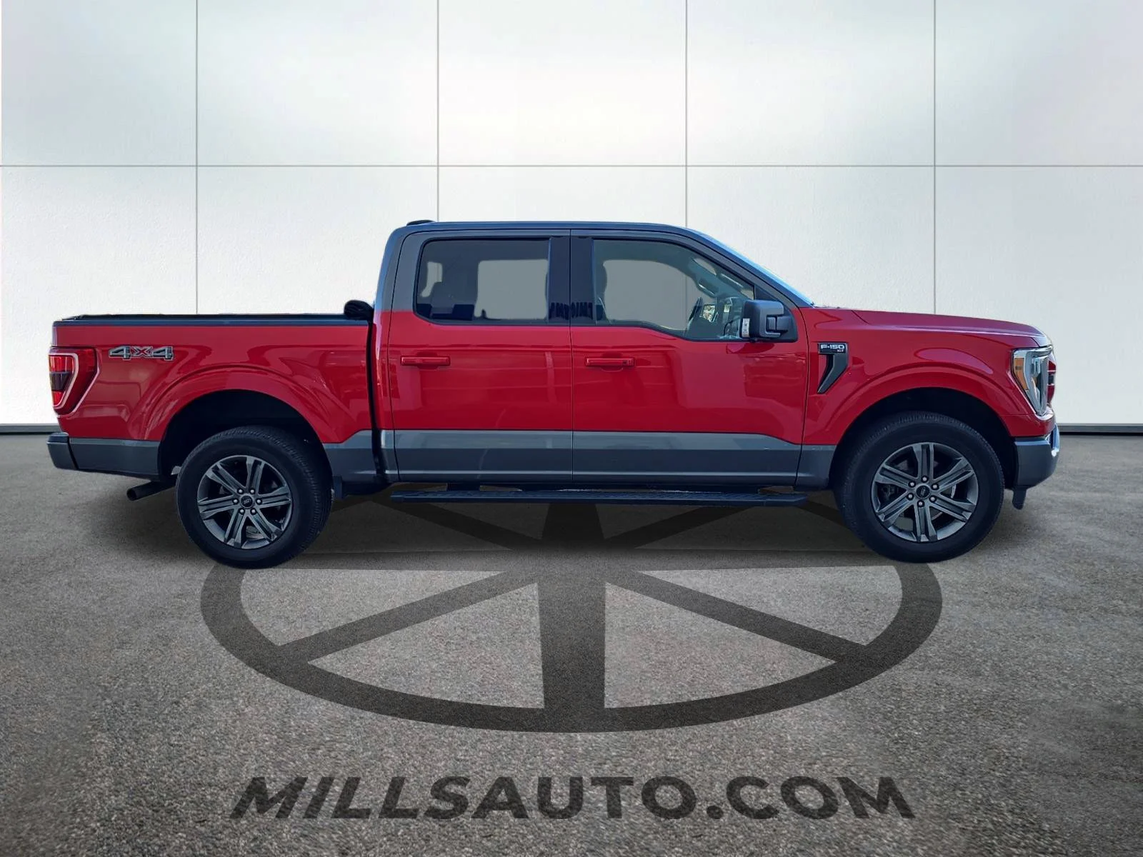 Used 2023 Red Ford XLT image 3