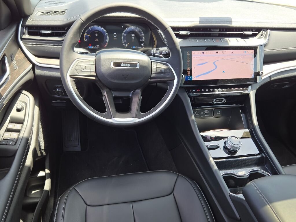 New 2026 Diamond Black Crystal Pearlcoat Jeep Limited image 20