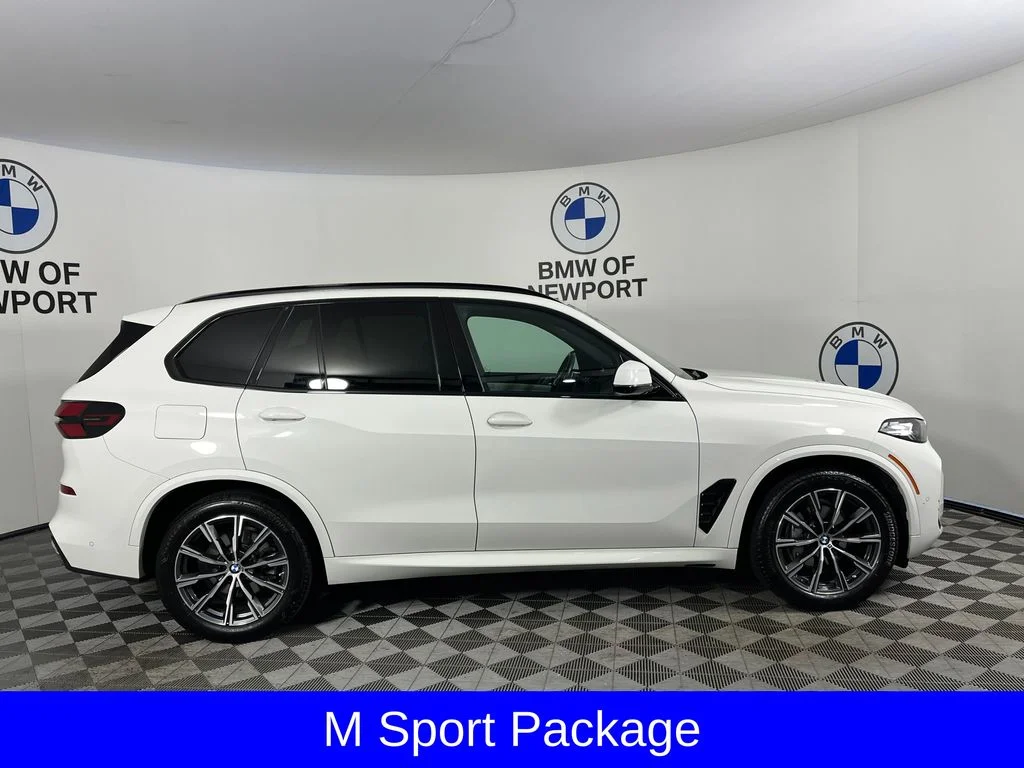 Used 2024 White BMW xDrive40i image 4