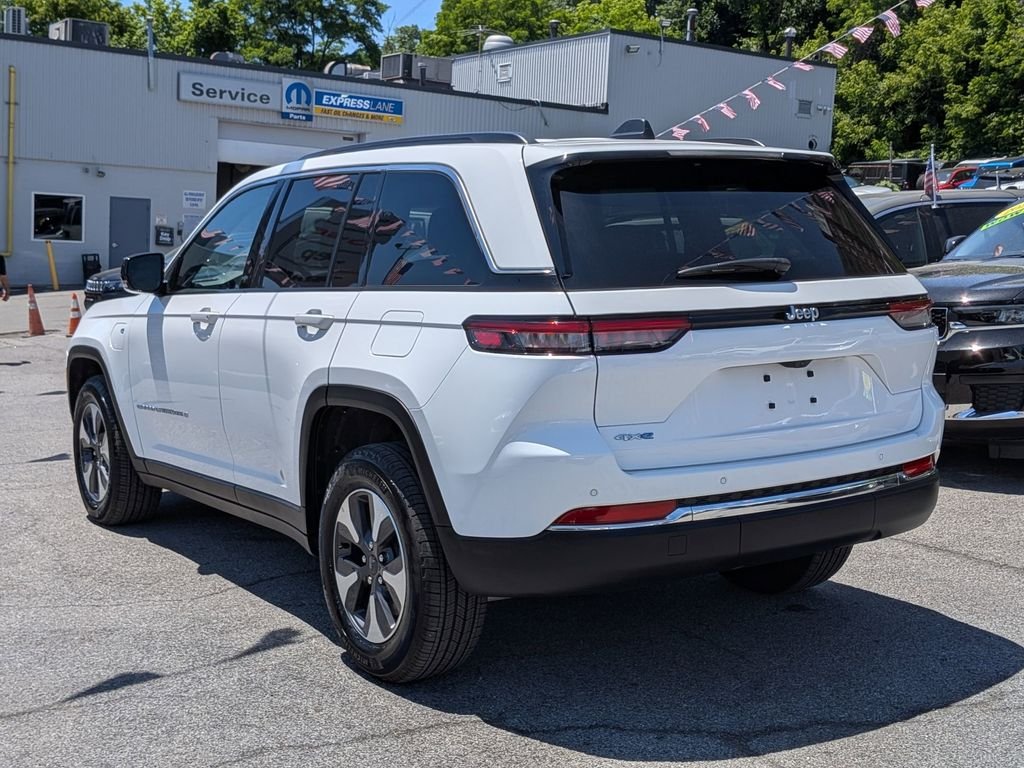 Used 2024 White Jeep 4xe image 10