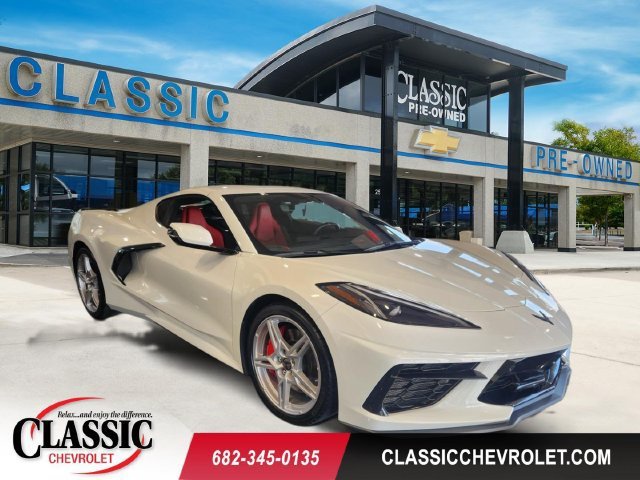 Used 2020 ARCTIC WHITE Chevrolet 2LT image 1