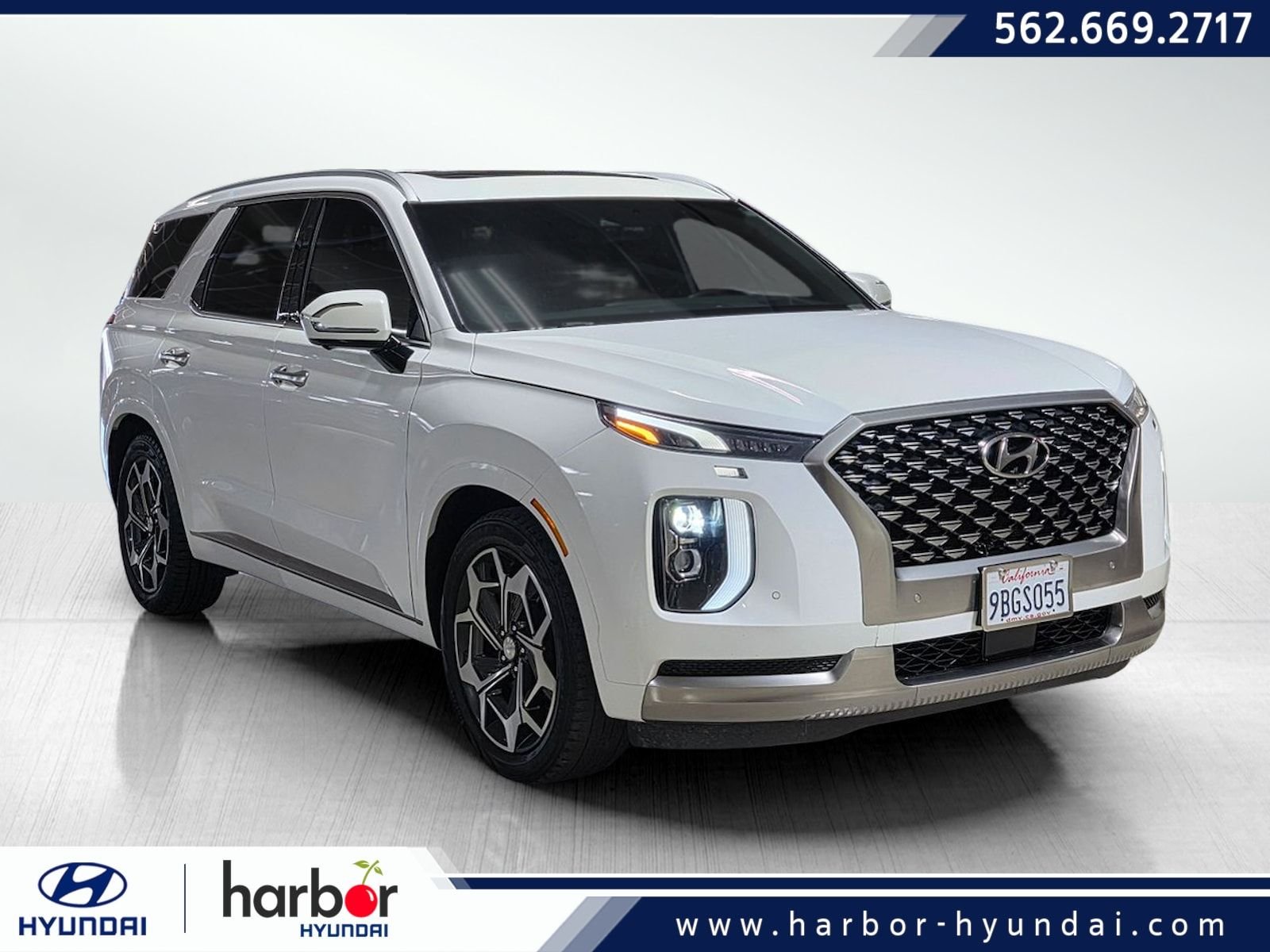 Used 2022 Hyper White Hyundai Calligraphy image 1