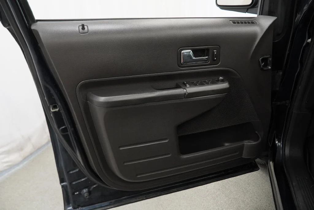 Used 2010 Black Ford SEL image 30