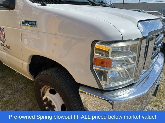 Used 2017 White Ford XL image 14