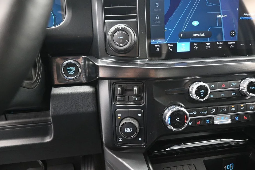 New 2026 Oxford White Ford Lariat image 18