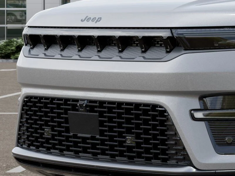 New 2026 Silver-Zynith Exterior Paint Jeep Limited Reserve image 12