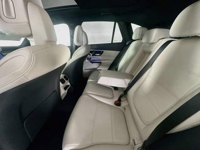 New 2026 Polar White Mercedes-Benz GLC 300 image 56