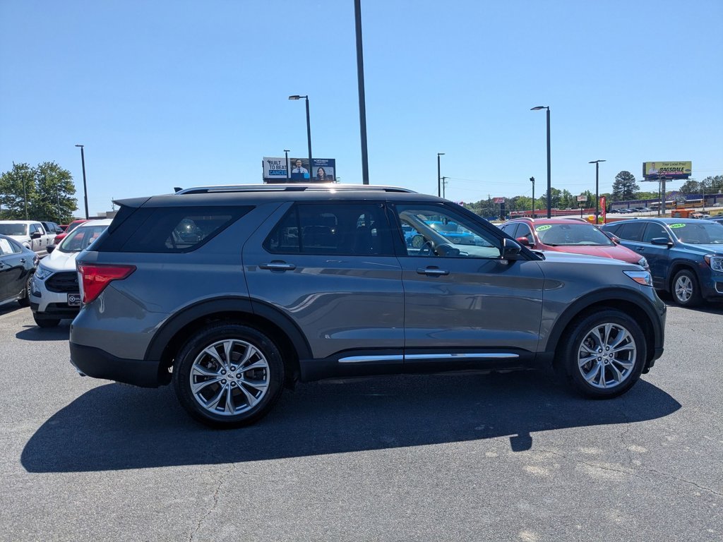 Used 2023  Ford Limited image 4