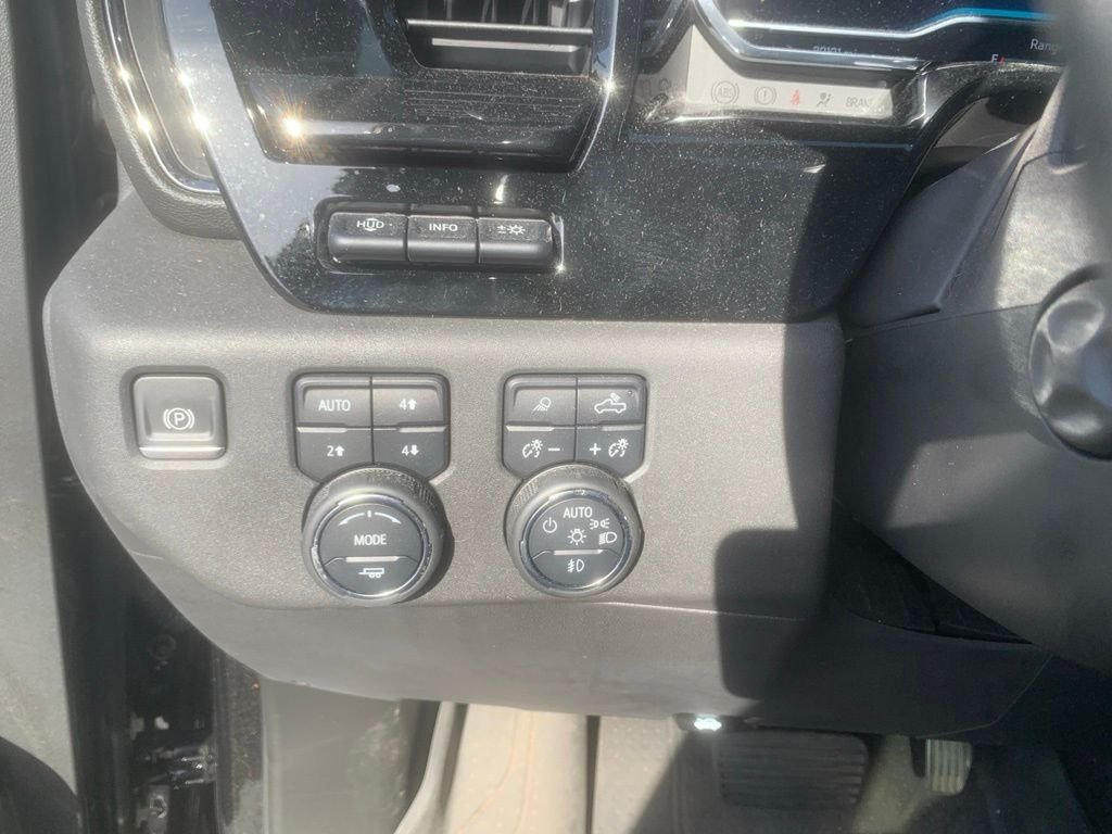 Used 2022 Black Chevrolet ZR2 image 21