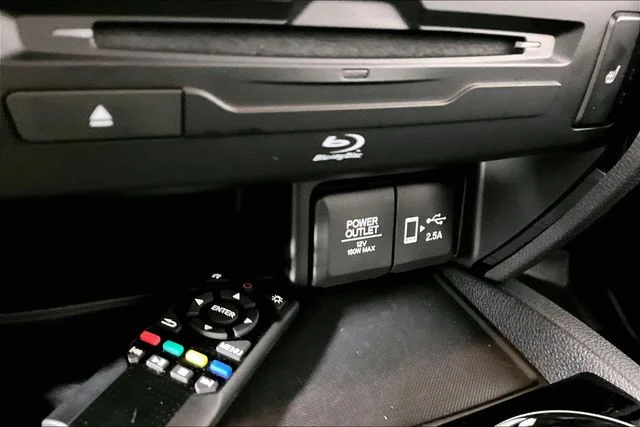 Used 2020  Honda Touring image 15