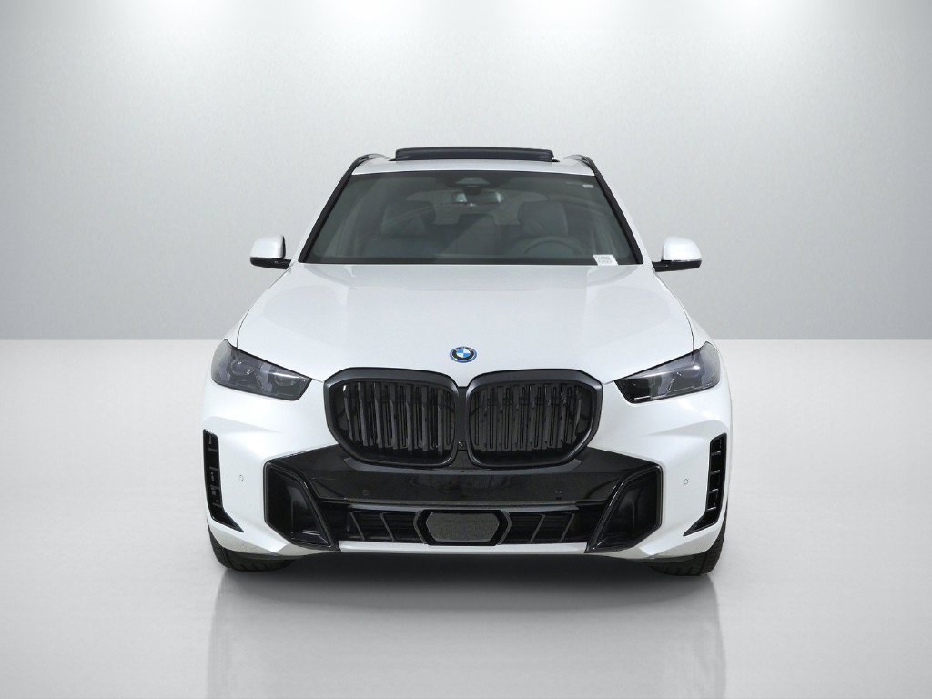 New 2026 Mineral White Metallic BMW xDrive50e image 2