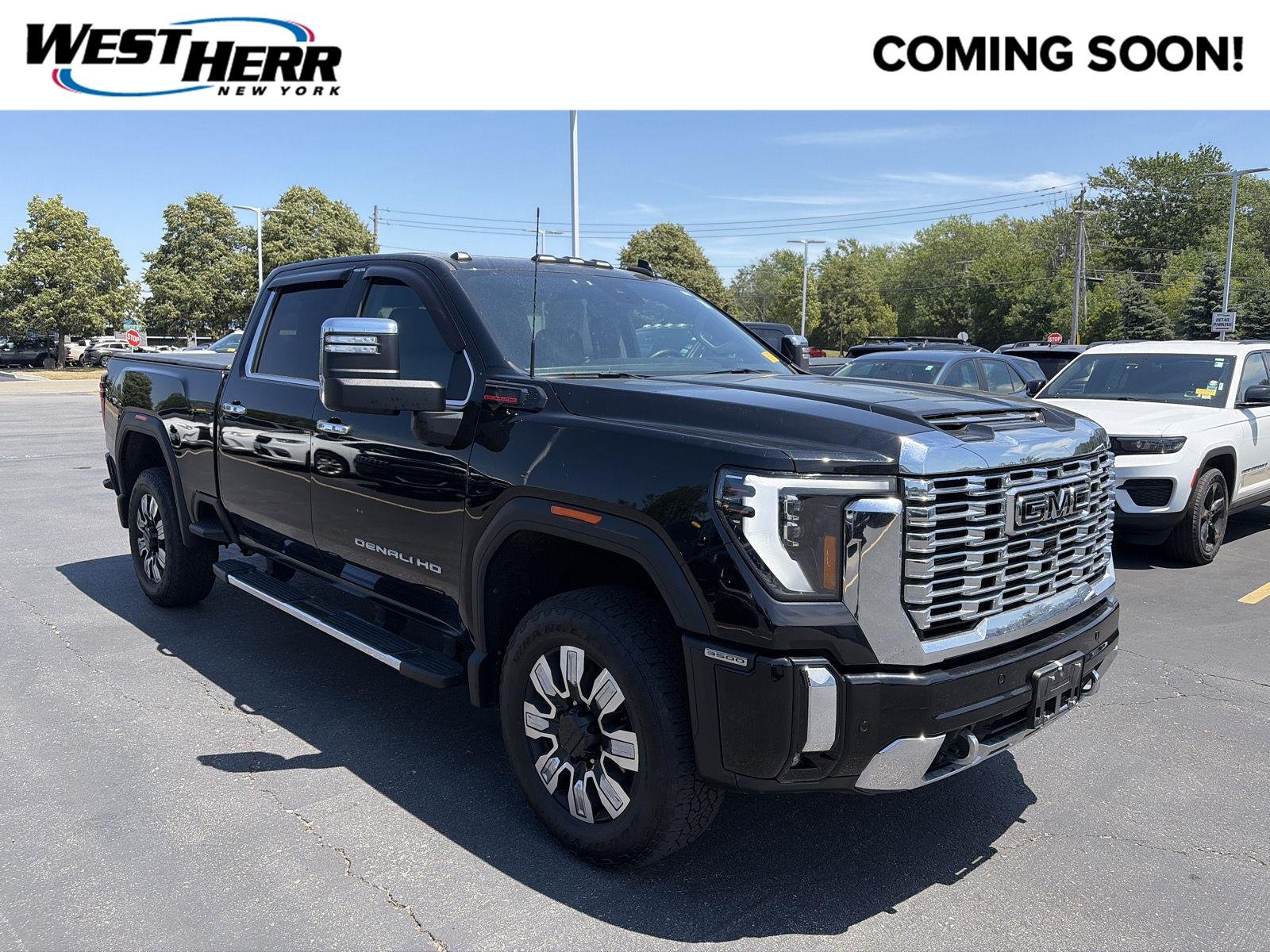 Used 2025 Onyx Black GMC Denali image 1