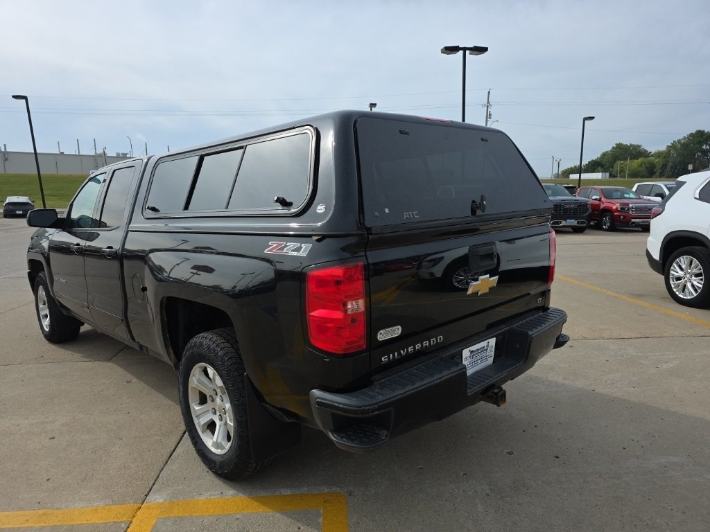 2017 Chevrolet Silverado 1500 LT2 photo 3