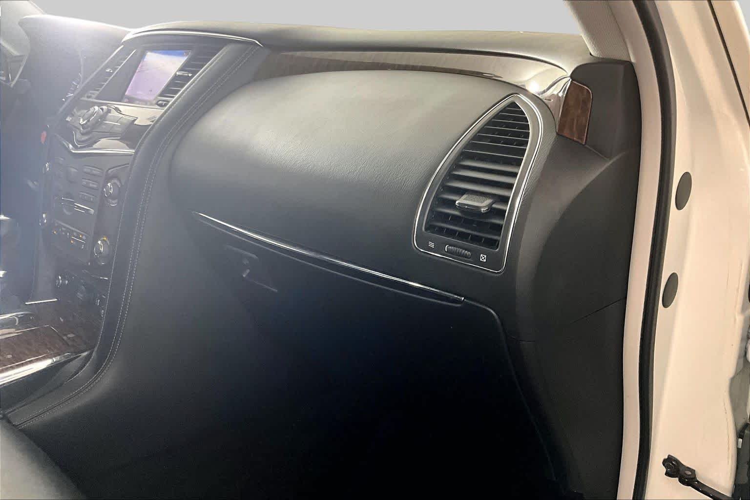 Used 2020 Pearl White Tricoat Nissan Platinum image 17