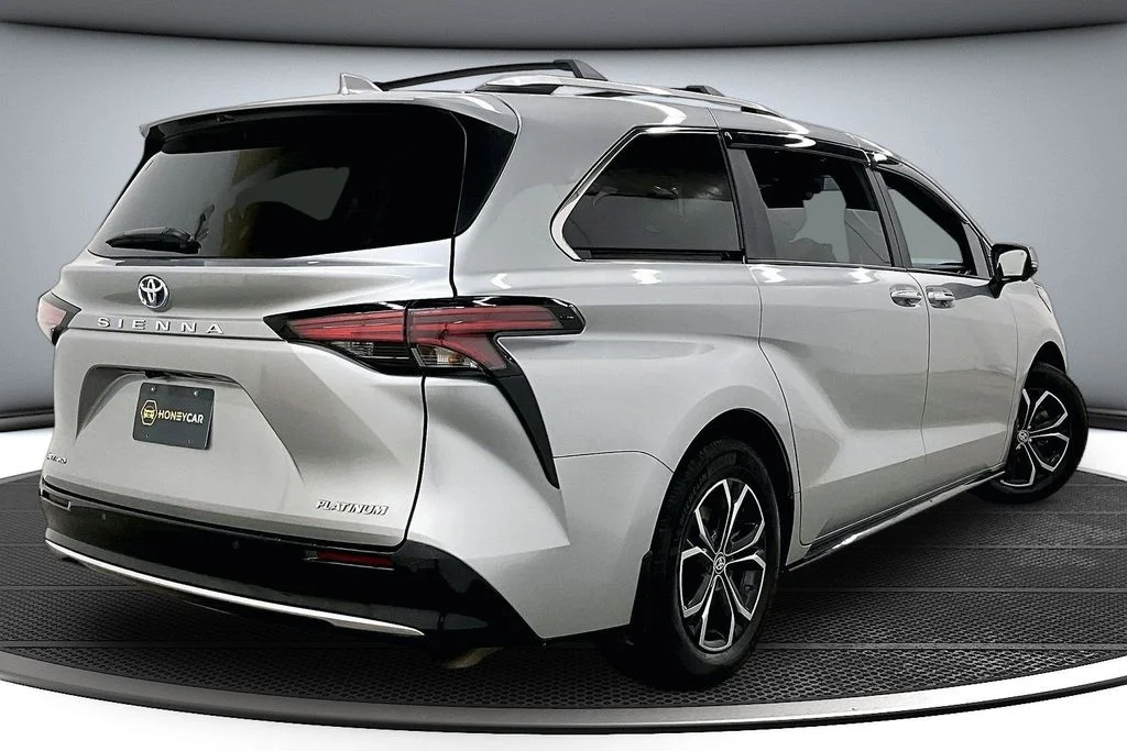 Used 2025 Silver Toyota Platinum image 6