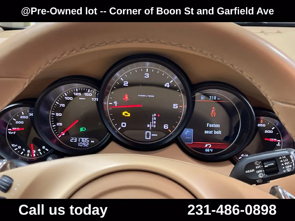 Used 2013  Porsche Diesel image 20