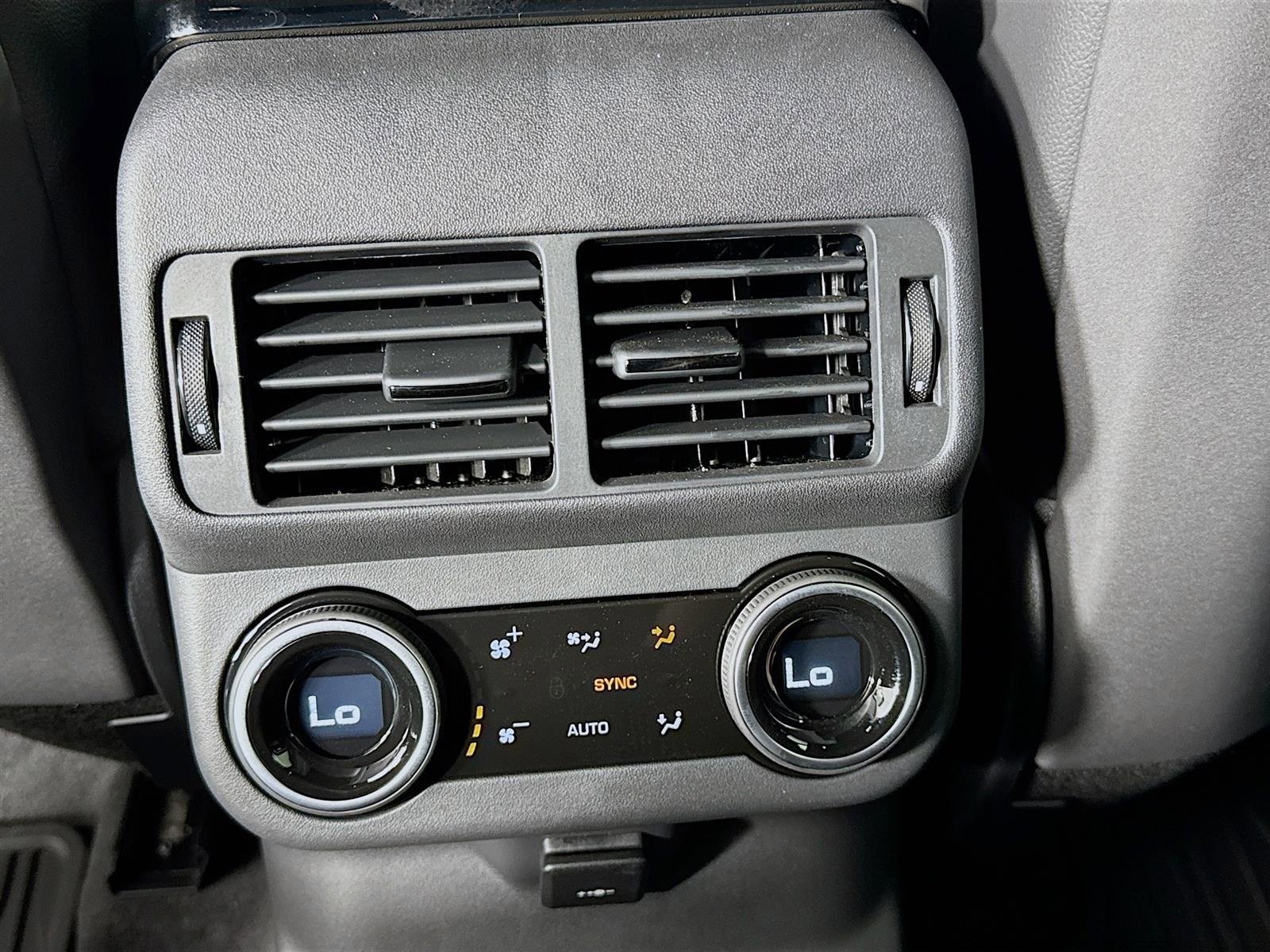 Used 2026 Gray Land Rover Dynamic SE image 27