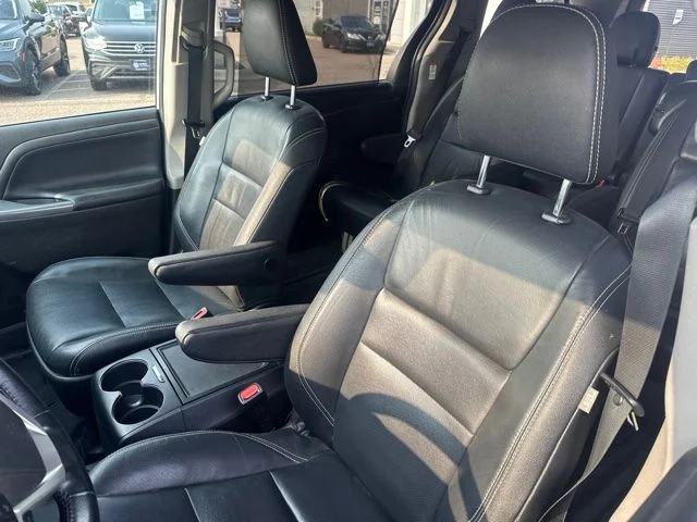 Used 2019 White Toyota SE image 9