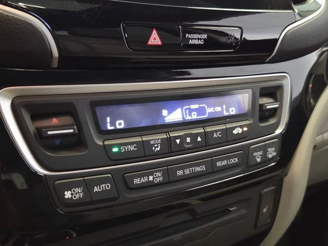 Used 2021  Honda Touring image 23