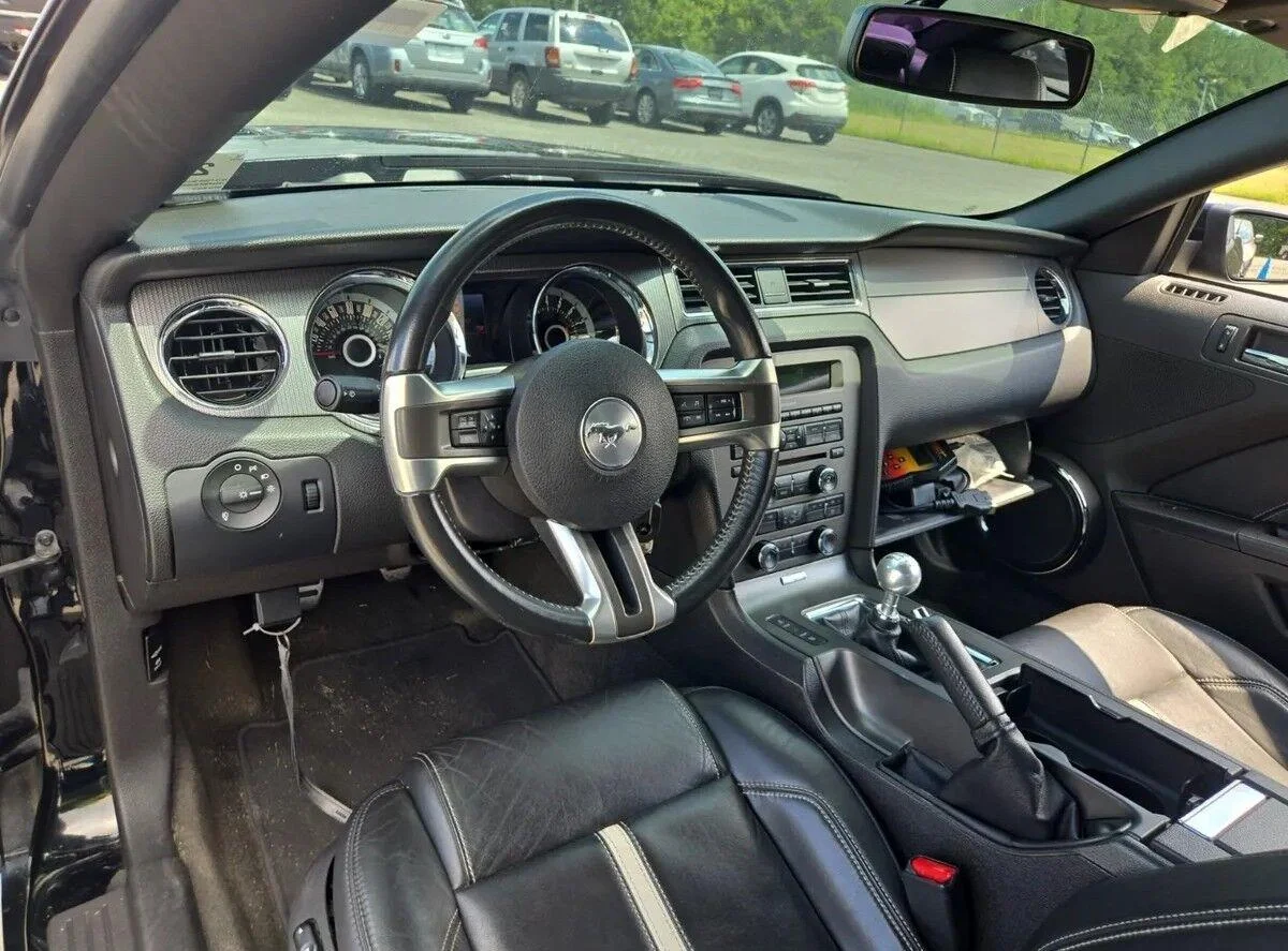 Used 2013 Black Ford GT Premium image 4