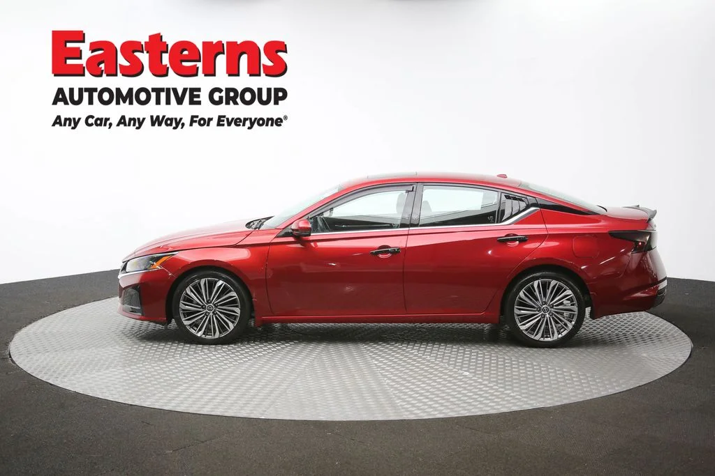 Used 2023 Red Nissan 2.5 SL image 60