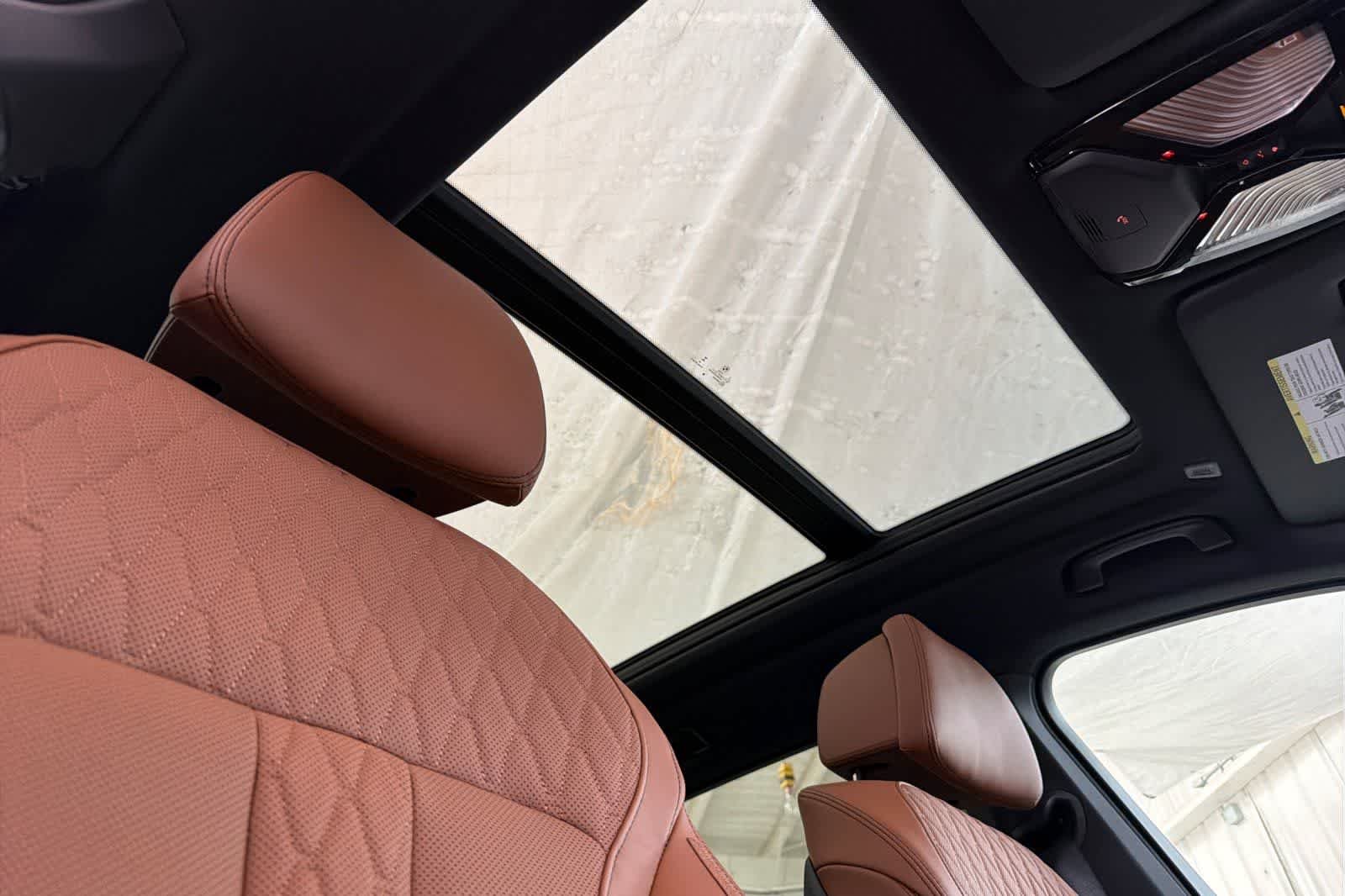New 2026 Tanzanite Blue II Metallic BMW xDrive50e image 17