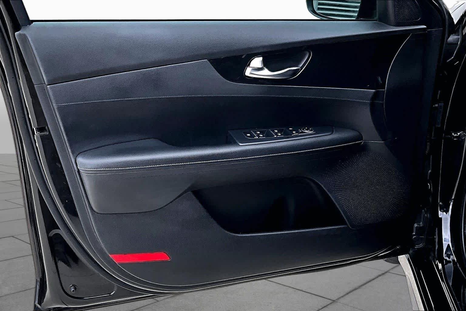 Used 2020 Aurora Black Kia GT-Line image 19