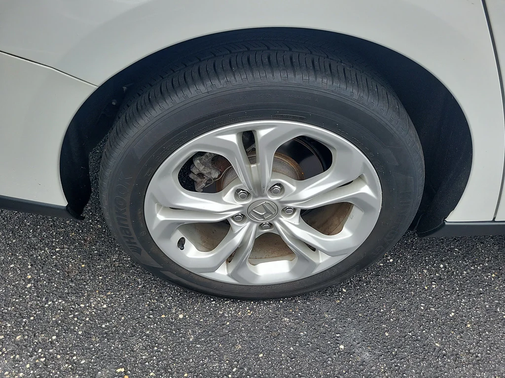 Certified Used 2023 WHITE Honda LX image 5