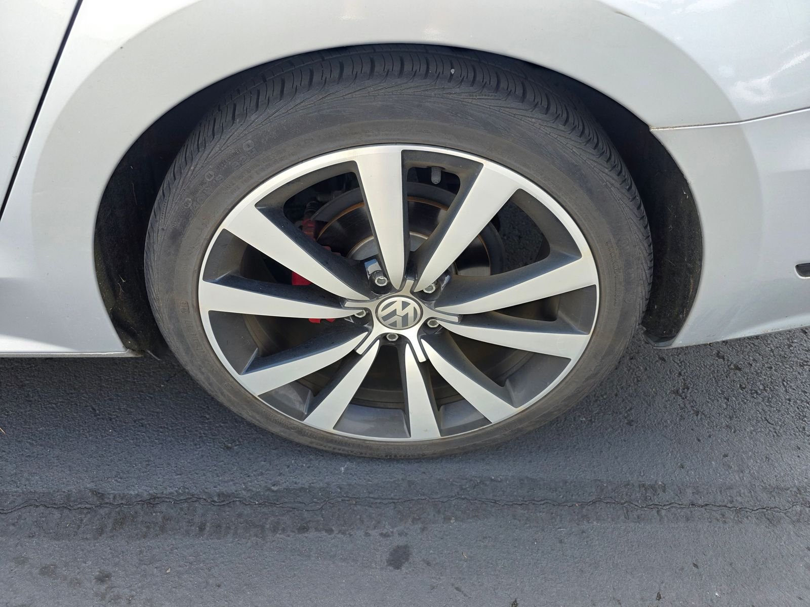 Used 2018 Silver Volkswagen 3.6L V6 GT image 9