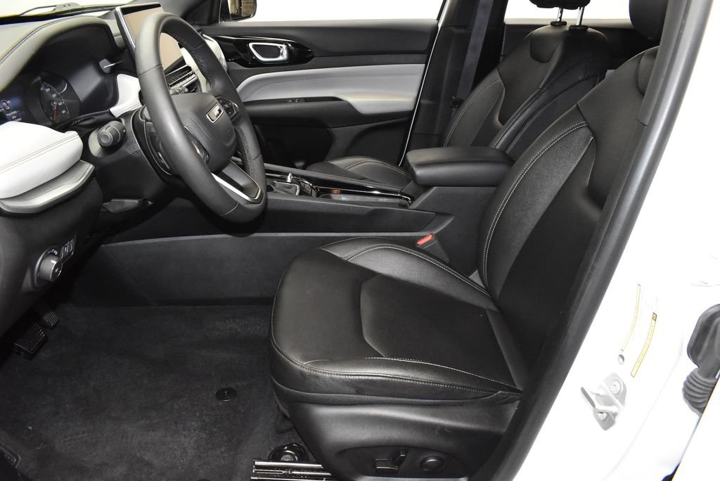 Used 2025 White Jeep Limited image 13