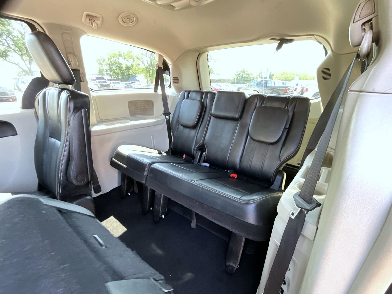 Used 2014 Beige Chrysler Touring image 21