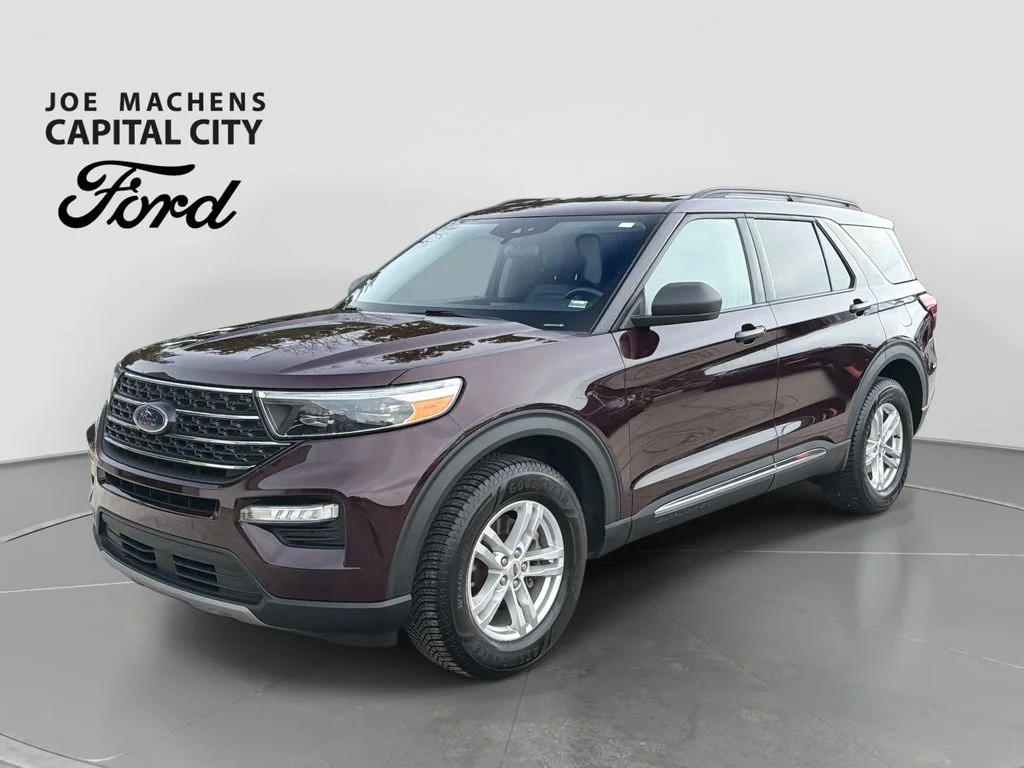 Used 2023 Jewel Red Metallic Ford XLT image 9